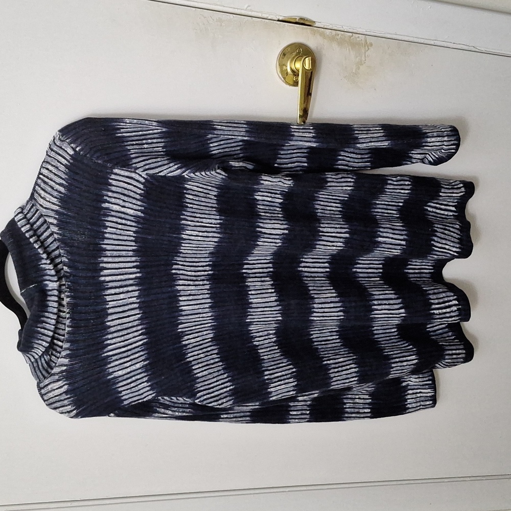 Sweater - Picture 2 of 3